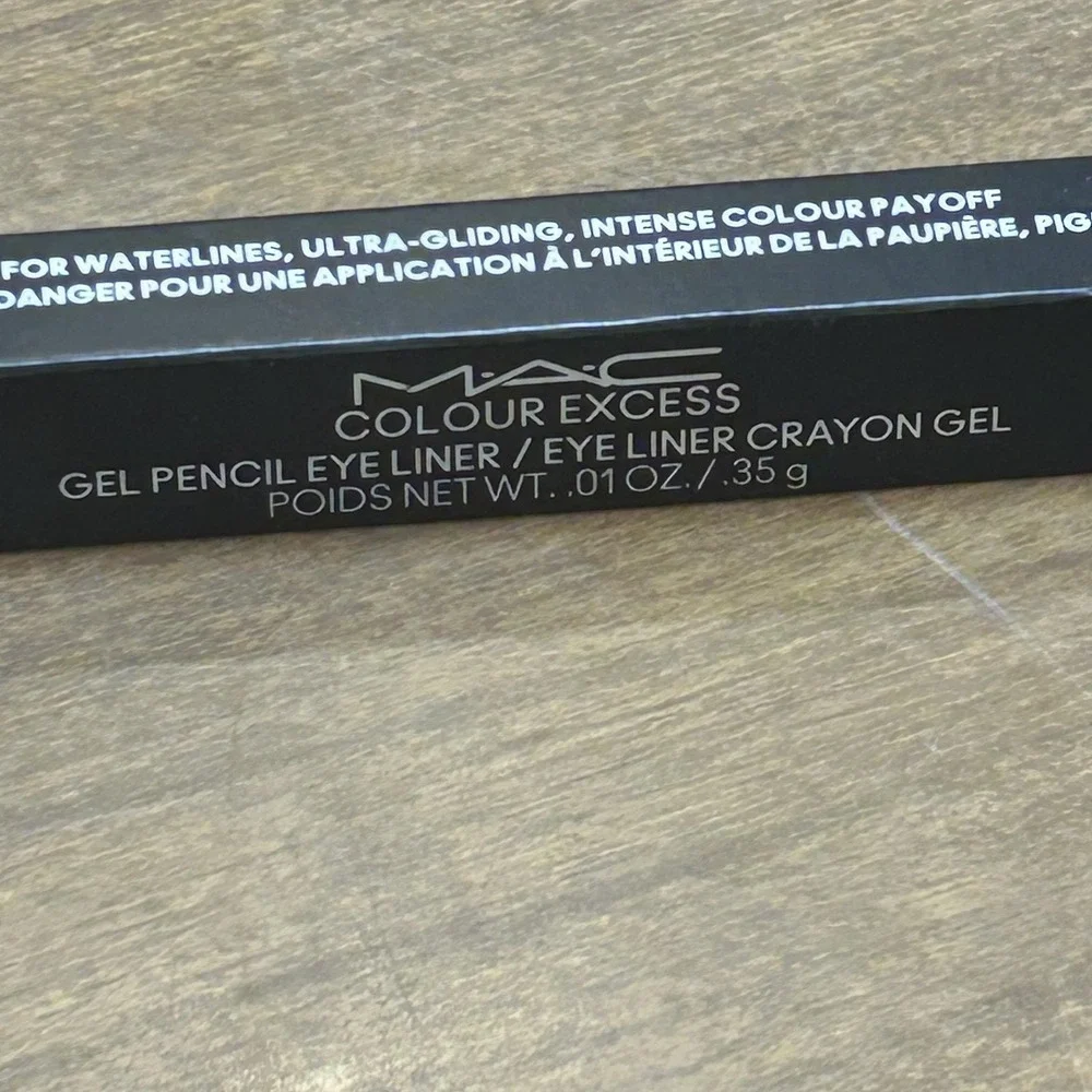 MAC Colour Excess Gel Pencil Eye Liner Strawberry Milk 0.01oz 0.35g Pink